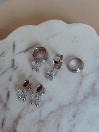 Image 3 of Crystal Rosebud Bows (Silver)