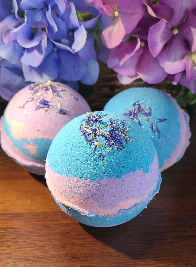 Berry Bliss Botanical Bath Bomb 7oz