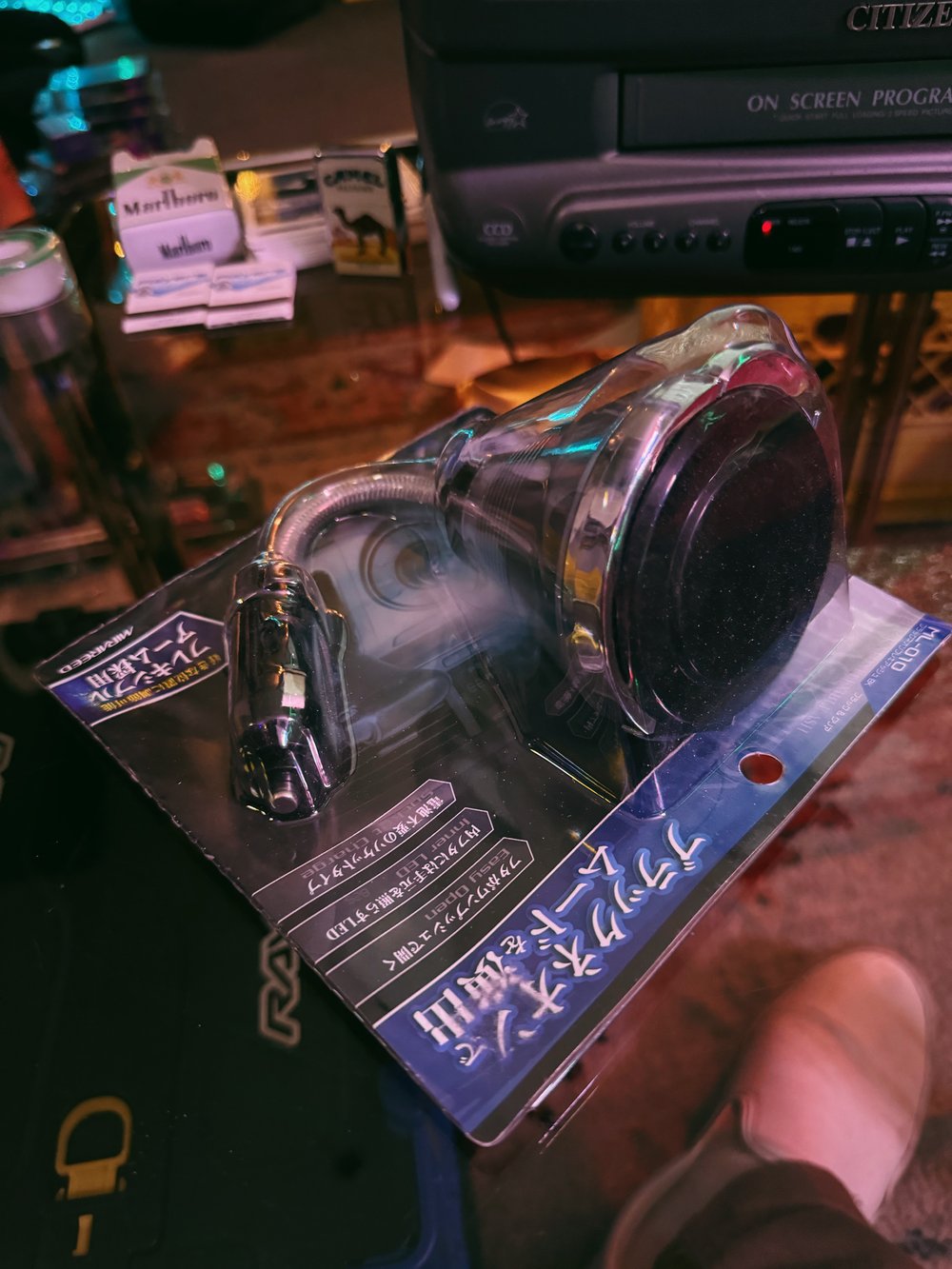 MIRAREED Blue Light Ashtray (12V)