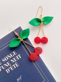 Image 3 of Les rondes cerises, boucles d'oreilles en cuir