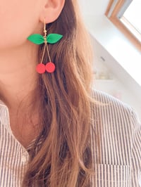 Image 2 of Les rondes cerises, boucles d'oreilles en cuir
