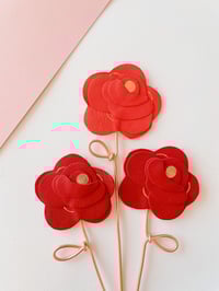 Image 2 of La rose - fleur de peau à la tige