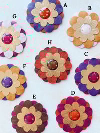 Image 5 of La fleur de lune - cadre médaillon décoration murale