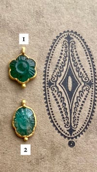 Image 1 of ❣️Pendentifs émeraudes gravées 