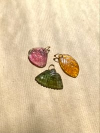 Image 2 of ❣️Pendentifs Palmyre tourmaline avec défauts 