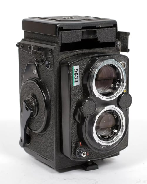 Image of YASHICA TLR 6X6 MEDIUM FORMAT CAMERAS (MAT, EM, 124, G, D, A