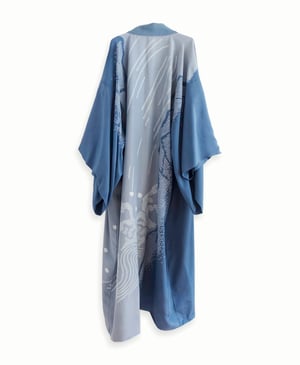 Image of Blå silke kimono til herrer / MK - af silke m. shibori bølger - vendbar