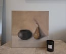 Image 5 of Poire et objet noir