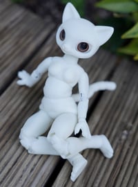 Image 2 of Shorthaired Cat Ball Jointed Doll Base | White, Chubby Body