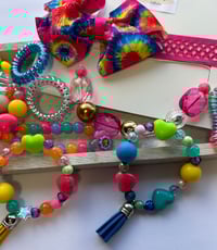 Image 7 of Tie Dye Bow Accessory Set