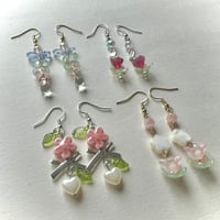 Image 2 of the secret world of arrietty earrings