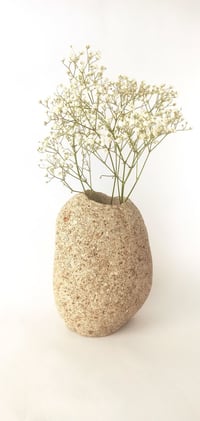 Image 1 of Interior vase for flowers made of stone 2
