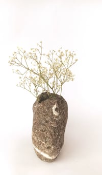 Image 2 of Interior vase for flowers made of stone 7