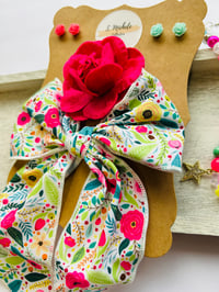 Image 4 of Garden Flower Accessory Set