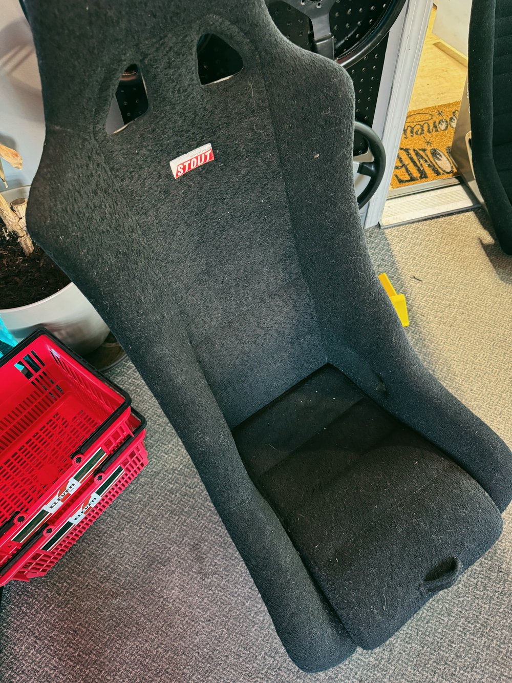 Stout Racing Seat (Black w/ Grey Back)