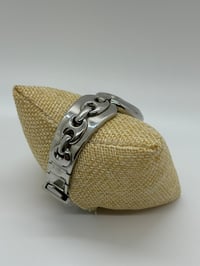Image 6 of Vintage Gucci Puffed Mariner Chain Watch