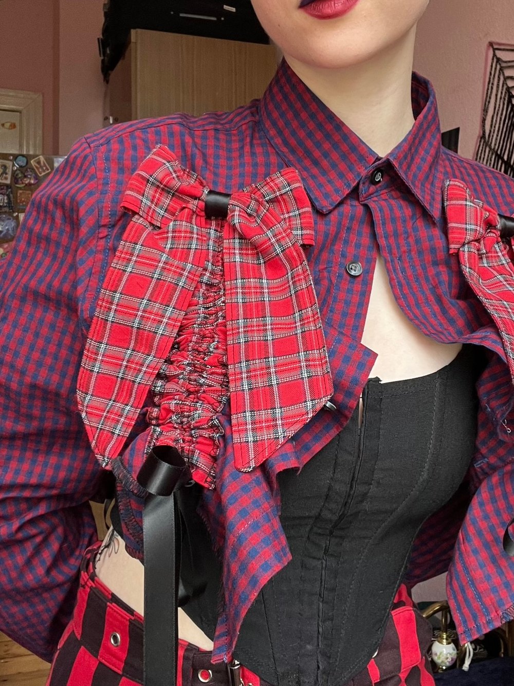 Image of RUFFLY BOW SHIRT *GUIDE*