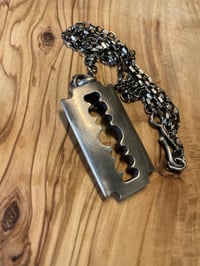 Image 5 of ‘ razor blade ‘