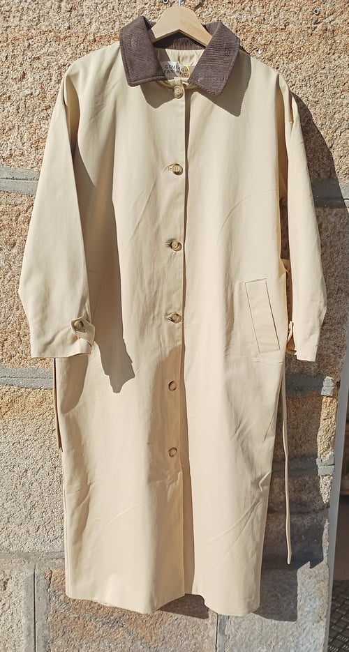 Image of 4-Gabardina larga beige