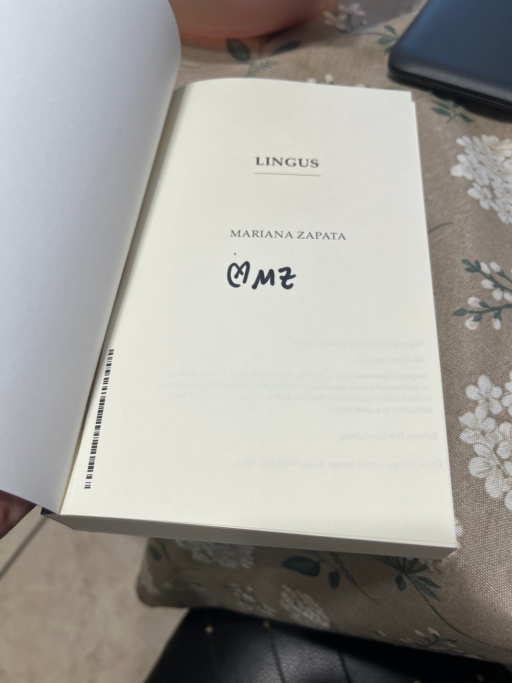 [IMPERFECT/DAMAGED] INITIALED Paperback "Lingus"