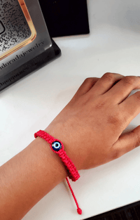 Image 2 of Pulsera Tejida de Ojo Turco Para Niños 
