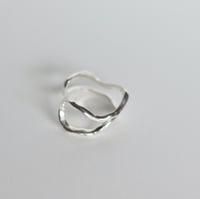 Image 2 of WIGGLE RING SILVER