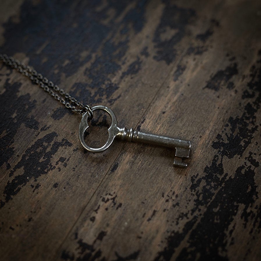 Medium-sized skeleton key on gunmetal chain
