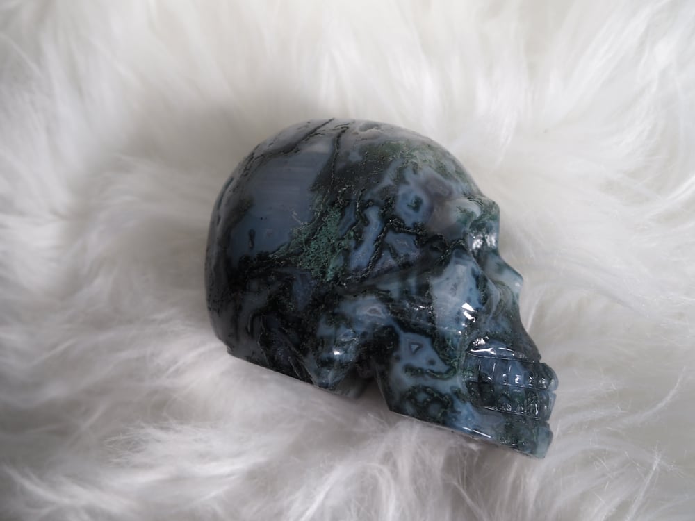 Image of Moss Agate Skull 515g