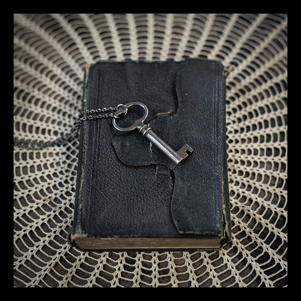 Medium-sized skeleton key on gunmetal chain