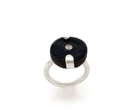 Image 2 of Bague avec céramique noire et serti