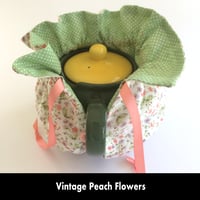 Image 3 of Traditional Round Tea Cozy - Vintage Peach Flowers