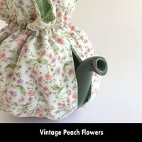 Image 5 of Traditional Round Tea Cozy - Vintage Peach Flowers
