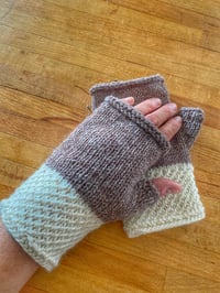 Image 2 of 100% sheep wool hand knit ladies gloves 