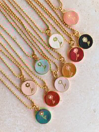 Image 2 of Collier " Le délicat " - pendentif fleuri