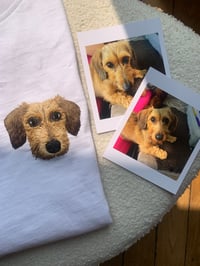 Image 4 of T-SHIRT Unisex - Broderie personnalisée faite main de votre animal adoré