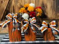 Image 1 of Rustic Halloween Pumpkin Trio Jack-o-lantern Bow