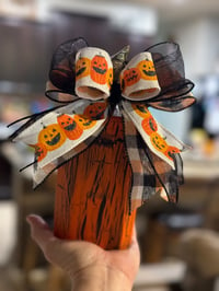 Image 3 of Rustic Halloween Pumpkin Trio Jack-o-lantern Bow