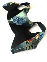 Image 3 of Wanda flowers corset 