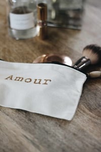 Image 2 of Trousse à fourre-presque-tout (Amour)