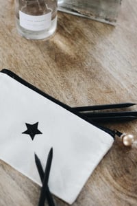 Image 1 of Trousse à fourre-presque-tout (★)