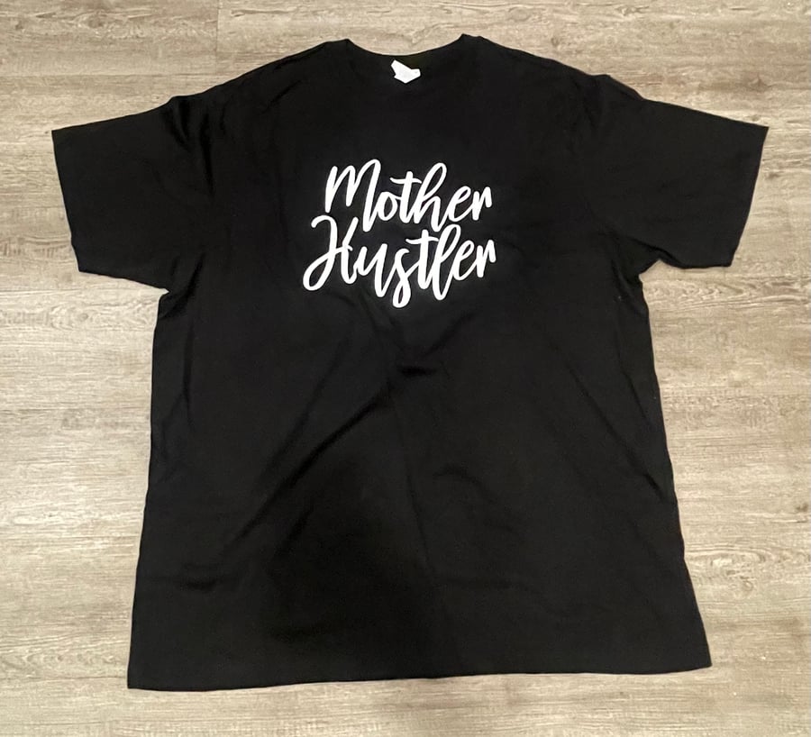 Image of 3PACK PLUS SIZE "MOTHER HUSTLER" GRAPHIC TEE