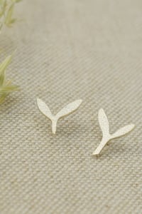 Image 1 of 9ct Fairmined white gold double leaf stud earrings.