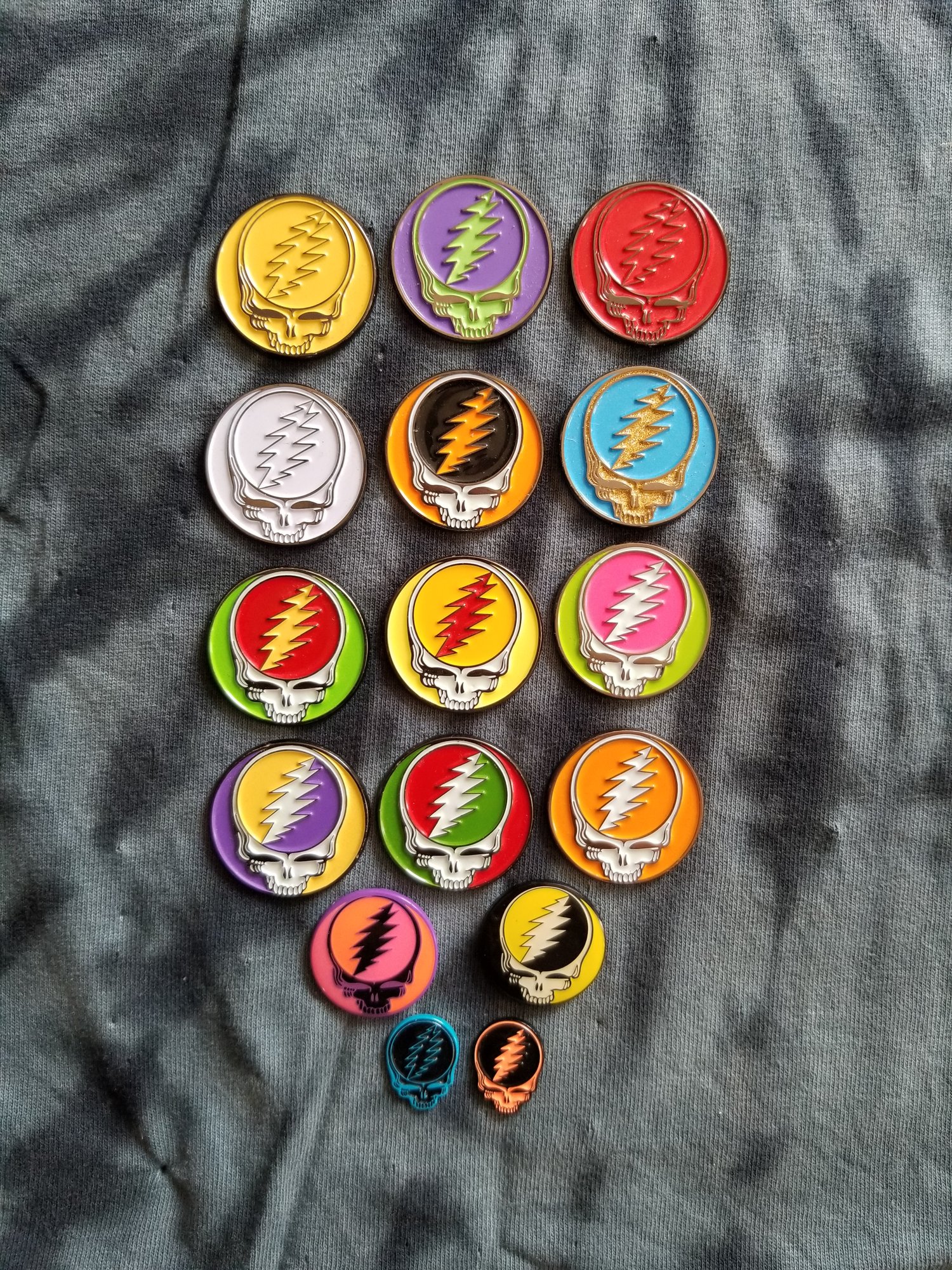 Image of Choose a Steal Your Face Pin. Comes with 10 GD stickers