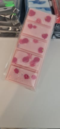 White pixie snap bar 