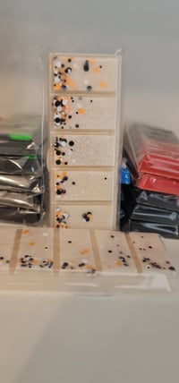 Skeletons in the closet snapbar