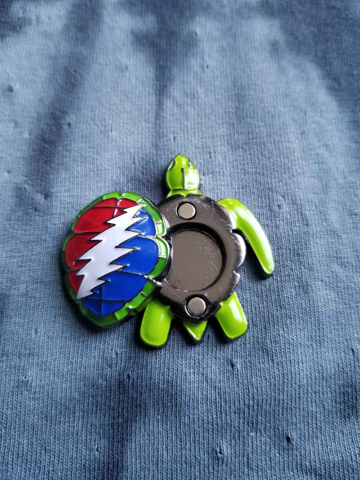 Image of Terrapin Stash Pin. Comes with 10 GD stickers