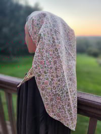 Image 3 of Linen Bandana - Ditzy Retro Floral