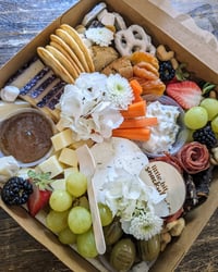 Image 3 of 9" Snackuterie Board