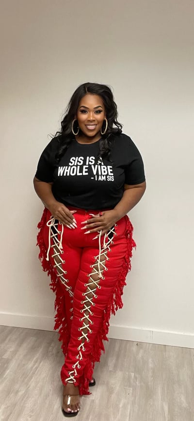 Image of 3PACK PLUS SIZE "SIS A WHOLE VIBE" GRAPHIC TEE