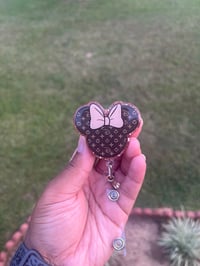 Minnie "Designer" Badge Reel 